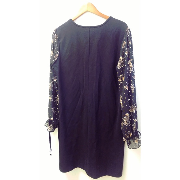 Dress - Picture 2 of 4